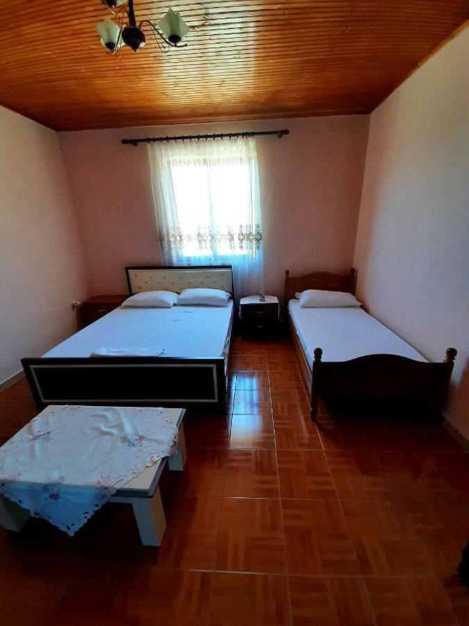 Guest House Pashollari Berat Exterior foto