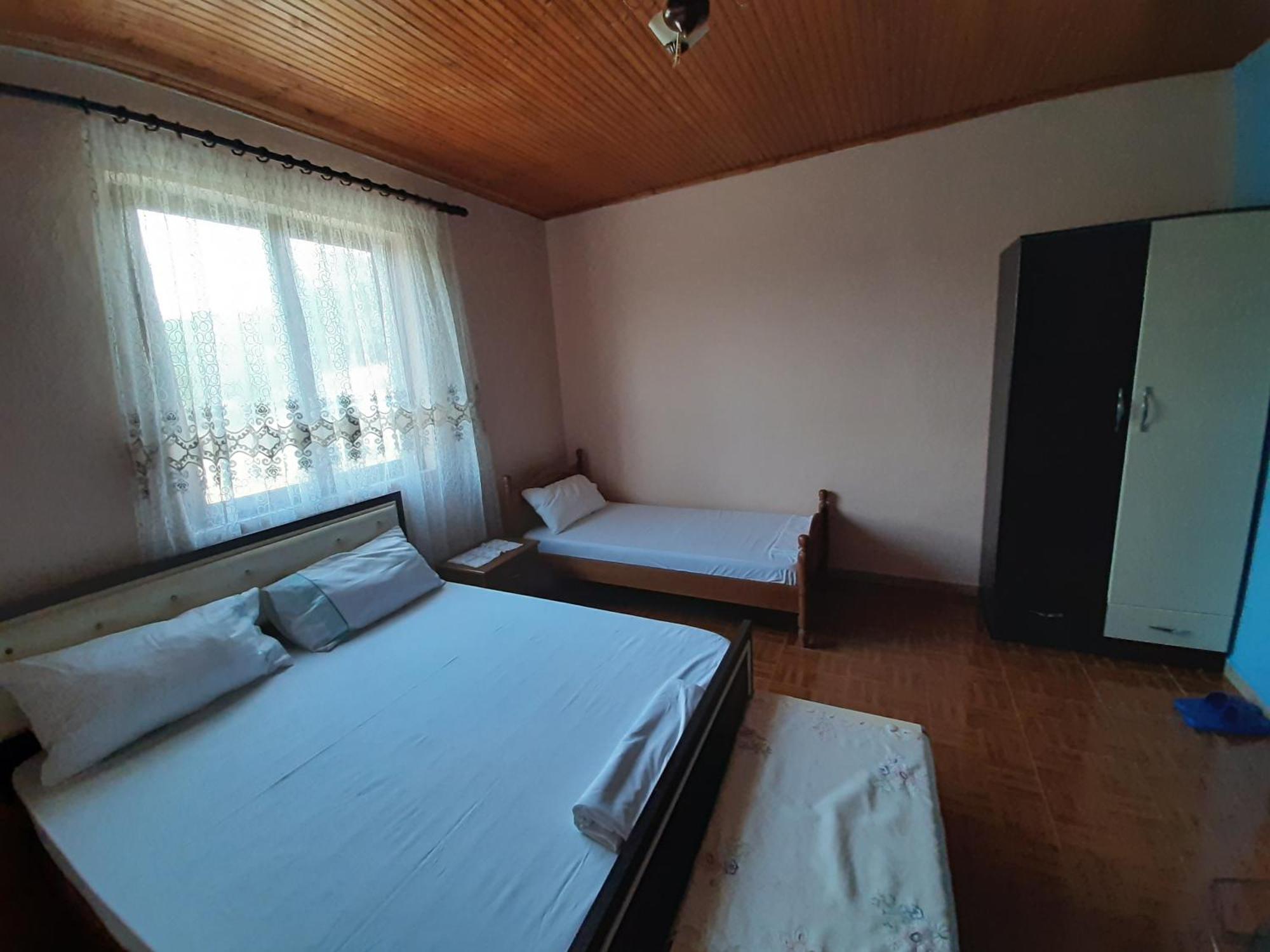 Guest House Pashollari Berat Exterior foto